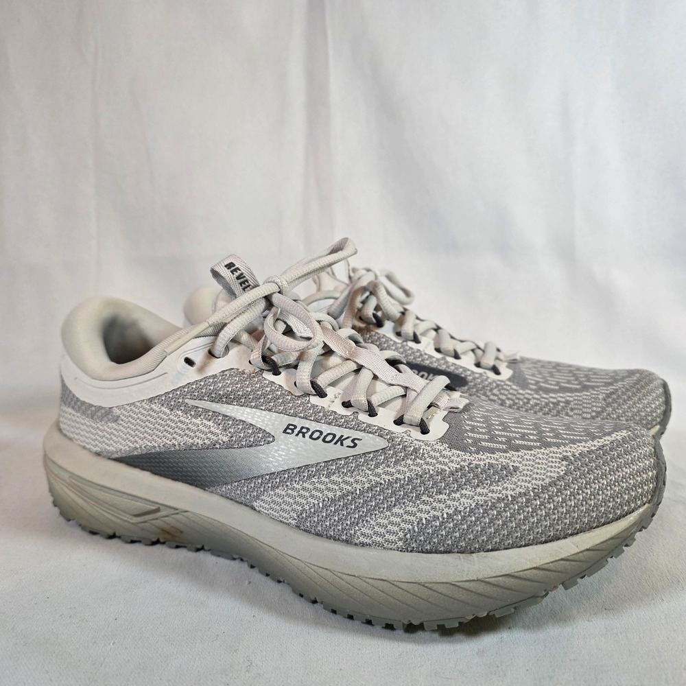 Brooks Revel 7 Oyster Mushroom/Primer Gray Womens 9.5 Running Shoes Sneakers Gym